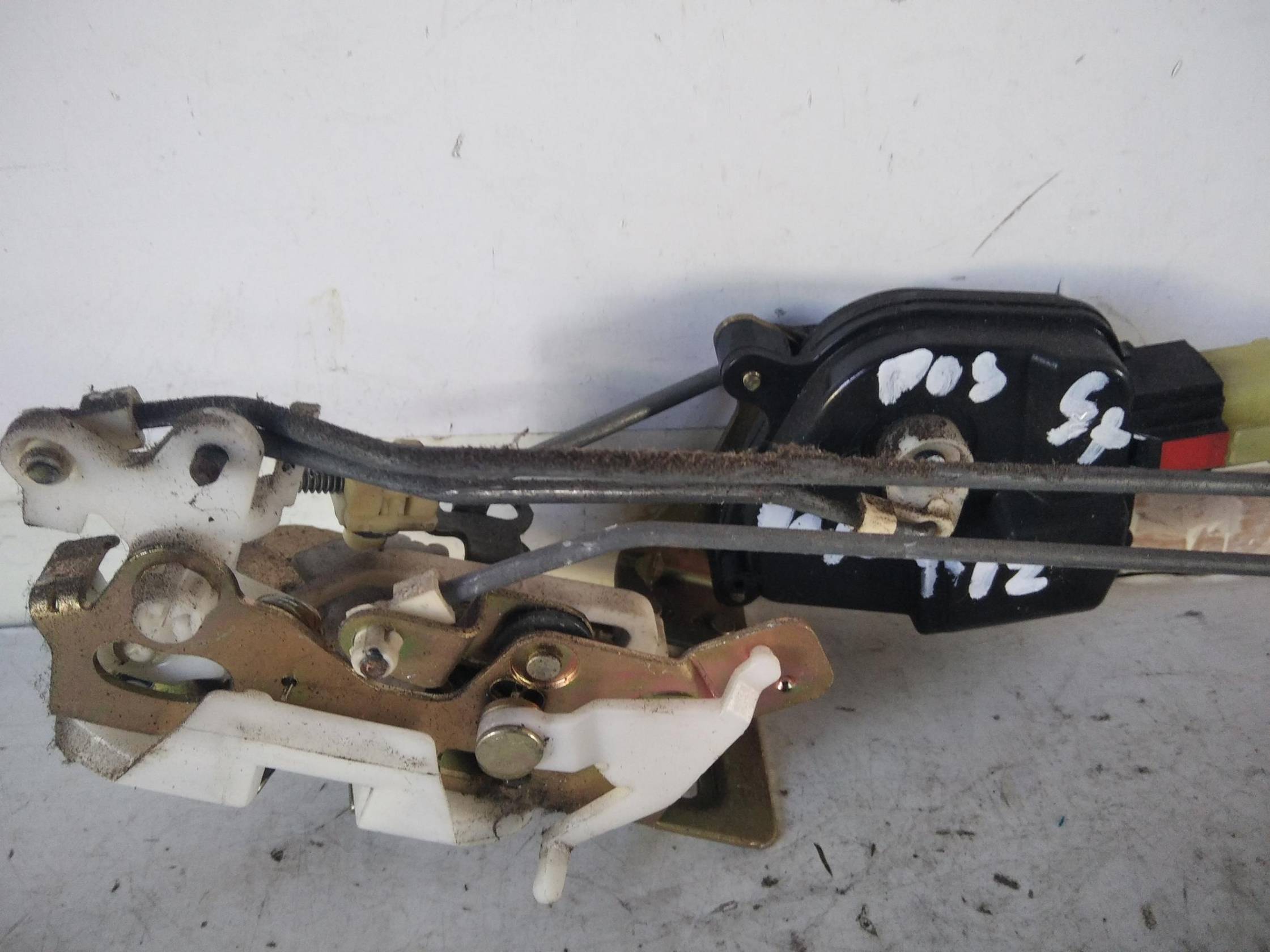 Serratura porta post. sx.